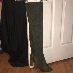 Boots( olive green)